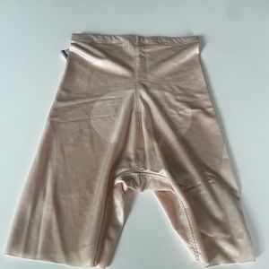 Wacoal Fit and Lift High waist Thigh Shaper NWT
